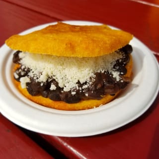 Domino Arepa (H. Hour)